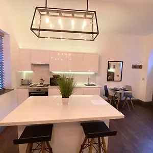 At The Coach House Apartment Leeds (West Yorkshire)