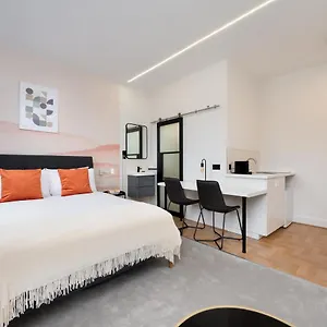 D8 House Appartement