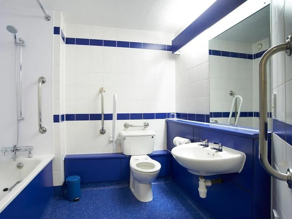 Travelodge London Central City Road Hotel