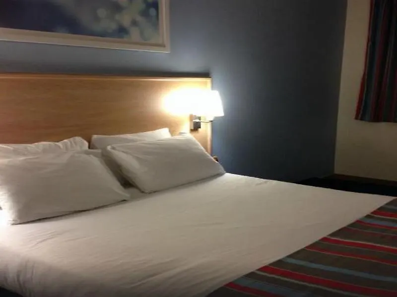 Travelodge London Central City Road Hotel