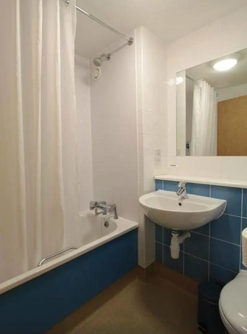 Travelodge London Central City Road