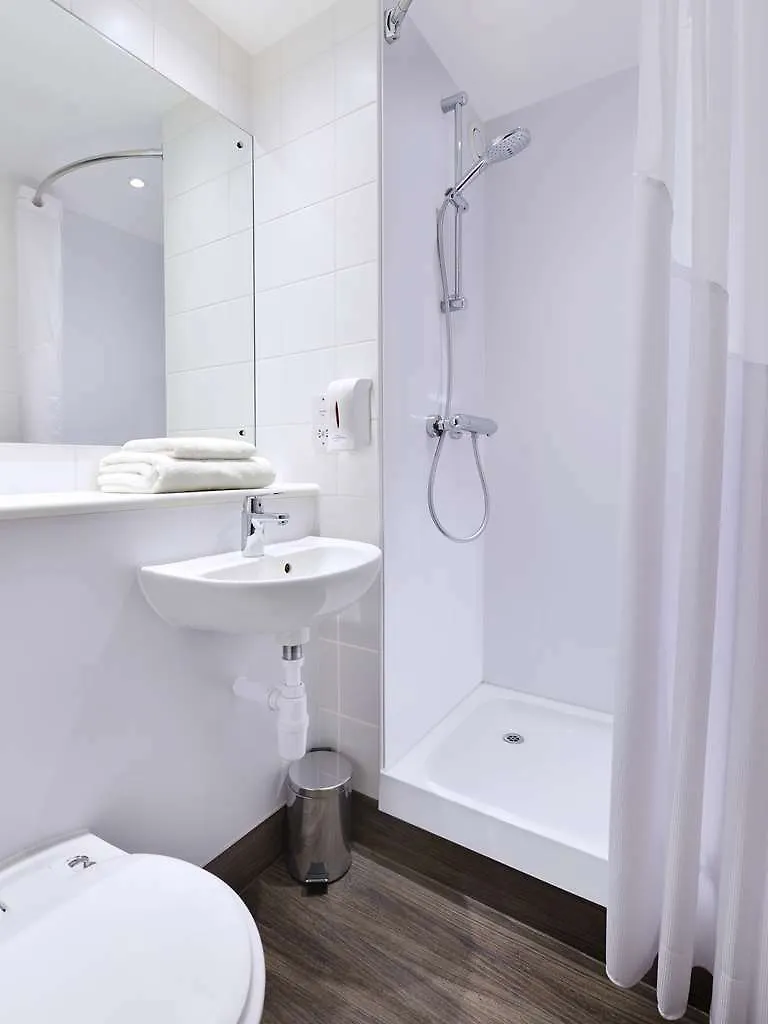 Travelodge London Central City Road