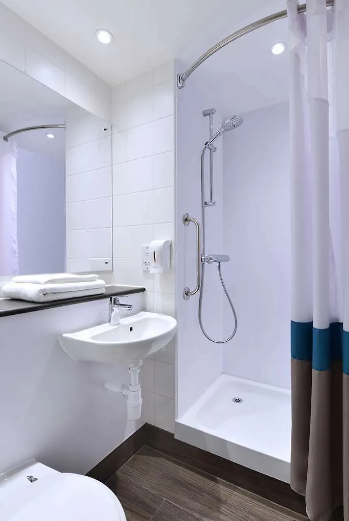 Travelodge London Central City Road Hotel